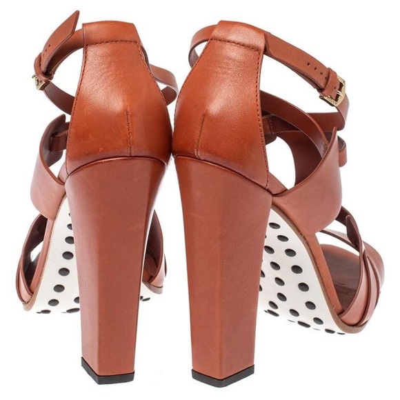 Todd’s Formal Leather Sandals